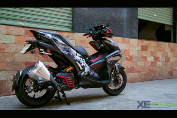 Pantat Yamaha Aerox 155 VVA Semakin Seksi Dibikin Monoshock