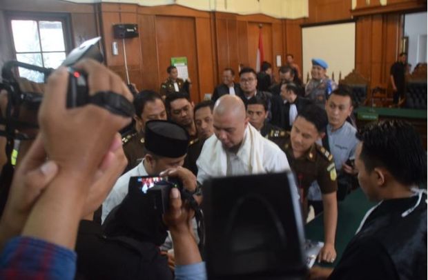 Ekspresi Ahmad Dhani Ketika Eksepsinya Ditolak Jaksa