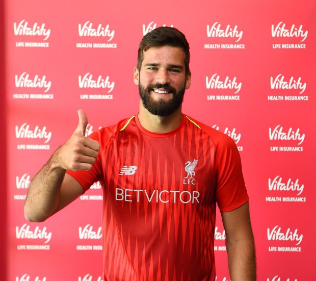 Resmi ke Liverpool, Alisson Becker Kiper Termahal di Dunia