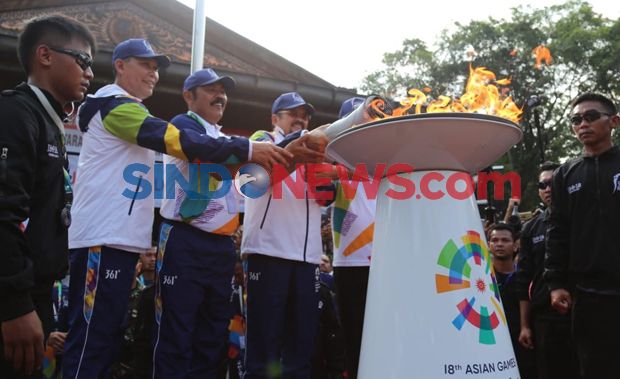 Warga Solo Antusias Sambut Obor Asian Games 2018