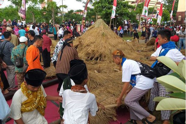 5 Anak Terluka Tertimpa Gapura Ambruk saat Acara Pasuruan Jaman Biyen