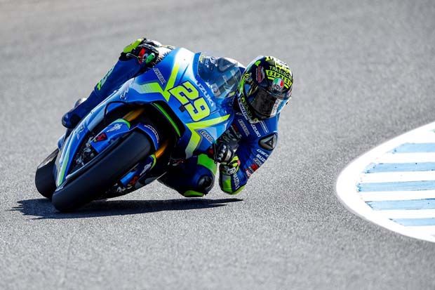Andrea Iannone (Tim Suzuki Ecstar) di tes pramusim II MotoGP 2017 Sirkuit Phillip Island Australia. (Foto-Suzuki Racing)