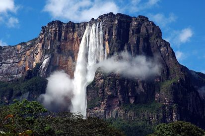 Pesona 10 Air Terjun Terbesar di Dunia