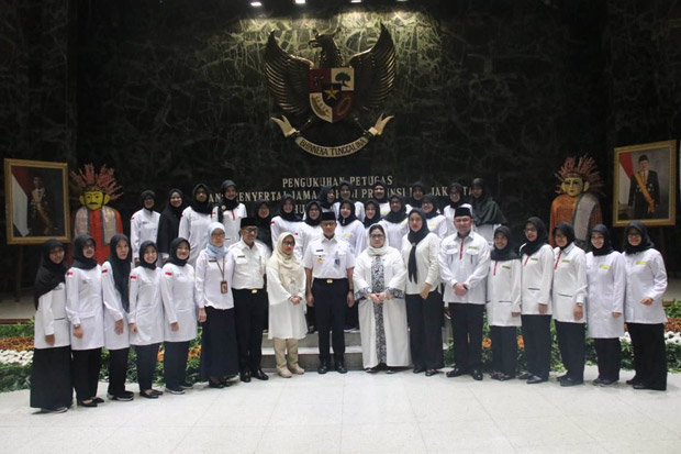 Anies Kukuhkan 166 Petugas Pendamping Jamaah Calon Haji Asal DKI