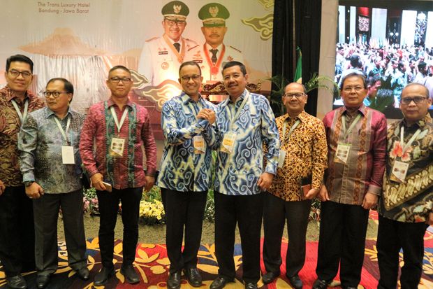 Keakraban Anies Baswedan dan Gubernur Sumut di Rakernas APPSI