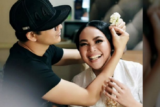 24 Tahun Menikah, Armand Maulana-Dewi Gita Makin Mesra