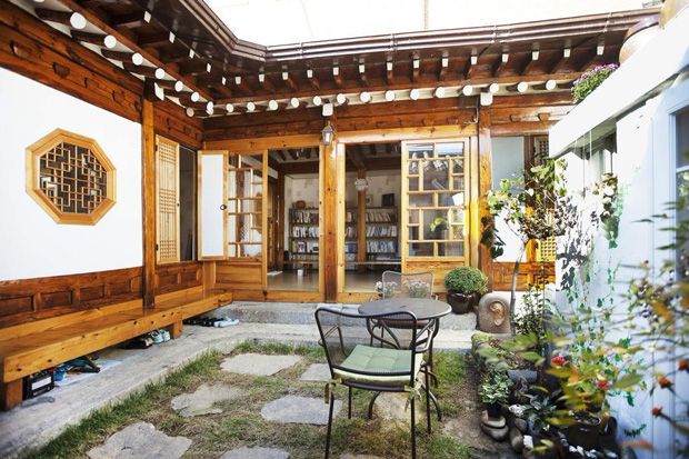 Pengin Rumah Cantik Bergaya Tradisional? Ini Inspirasi Desainnya