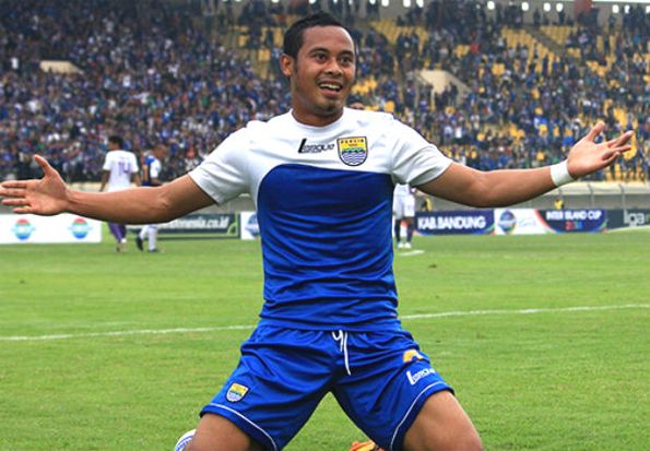 Saat Tanding, Lima Pemain Persib ini Selalu Nyentrik