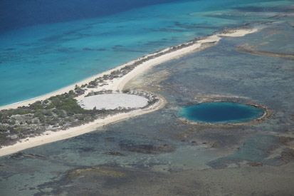 Daftar Pulau Paling Berbahaya dan Paling Indah di Dunia