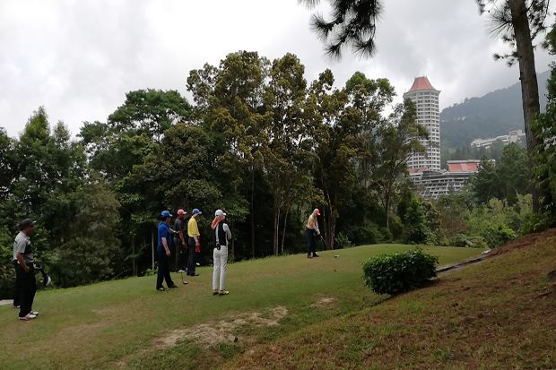 Keseruan Bermain Golf di Awana Hotel Resorts World Genting