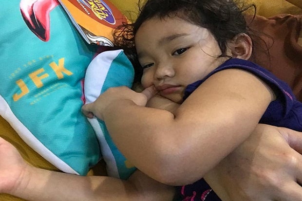Anak Sakit, Ayu Ting Ting Pilih Beri Obat Rumahan