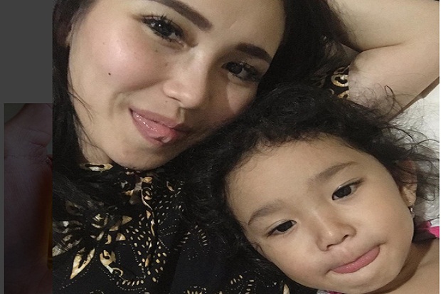 Anak Sakit, Ayu Ting Ting Pilih Beri Obat Rumahan