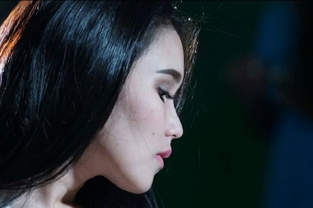 Ayu Ting Ting Santai Alami Kejadian Aneh Saat Syuting