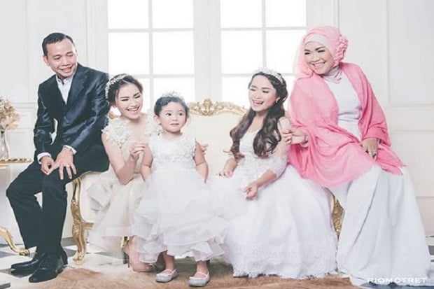Liburan Praktis ala Ayu Ting Ting
