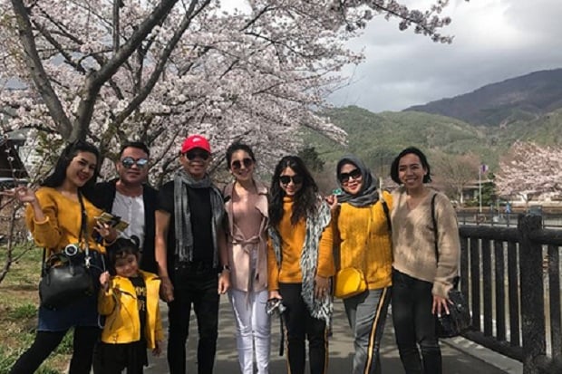 Yuk, Intip Keseruan Liburan Ayu Ting Ting di Jepang