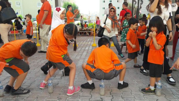 Family Day Celebration Gelar Lomba Bakiak di Doha