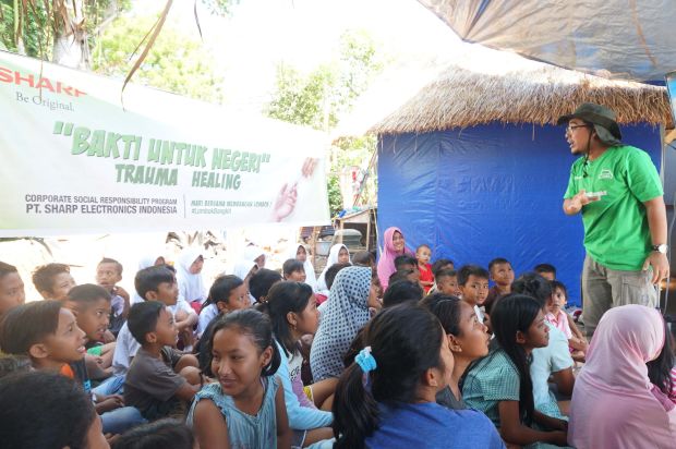 Libatkan Karyawan, Sharp Tularkan Semangat Bagi Warga Lombok