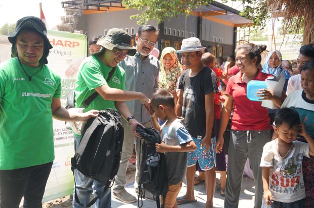 Libatkan Karyawan, Sharp Tularkan Semangat Bagi Warga Lombok