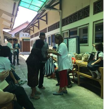 Reuni Perak SMA 1 Surakarta 1993, Alumni Gelar Baksos