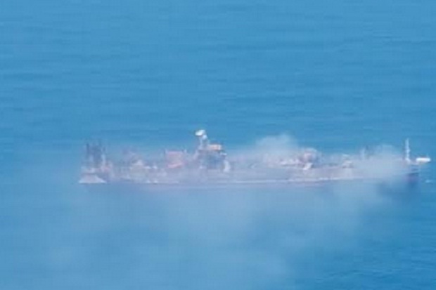 Bangkai Kapal Santika Nusantara Ditemukan Masih Berasap di Perairan Tuban