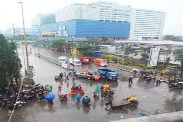 Floods Soak 54 Points at Jakarta