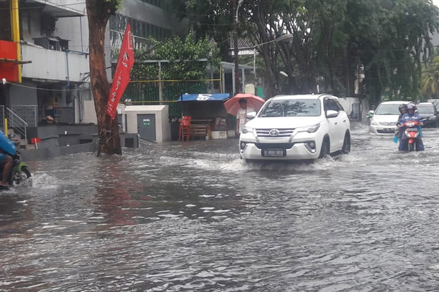 Air Laut Meninggi, Pemukiman Warga di Jakarta Barat Tergenang
