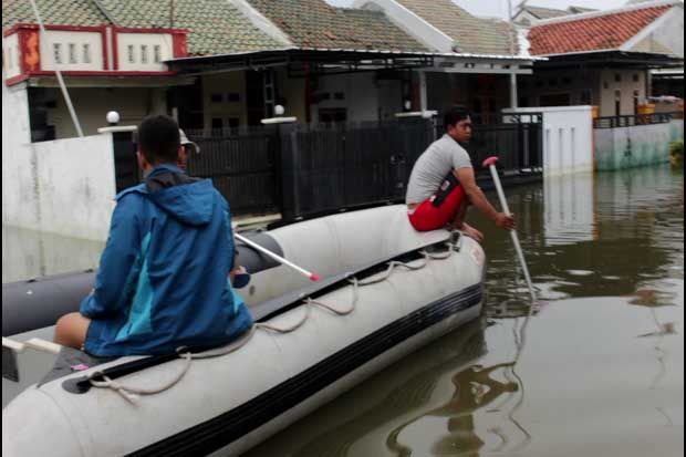 Hari ke-4 Banjir, Ribuan Rumah di Indramayu Masih Terendam Hingga 1 Meter