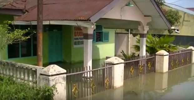 Kota Medan Dilanda Banjir, Puluhan Rumah Terendam dan Kendaraan Mogok