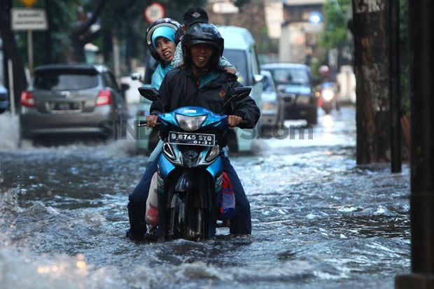 Drainase Buruk, Puluhan Rumah di Jatipadang Terendam Banjir