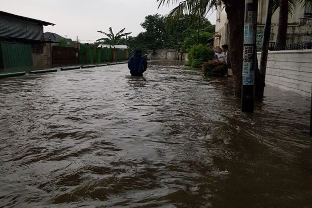 Diguyur Hujan Deras, Ribuan Rumah di Tangsel Terendam Banjir