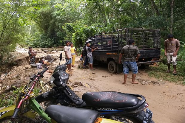 Sungai Meluap, Jalan Desa di Mandailing Natal Terputus