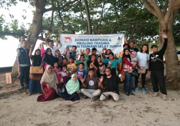 Sekolah Sepak Bola Brasil Bantu Korban Tsunami Selat Sunda