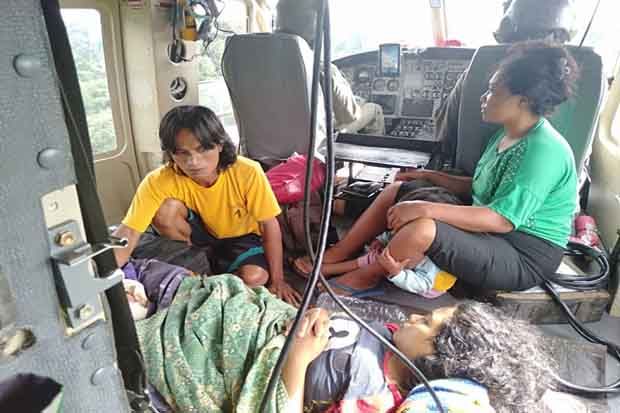 Aksi Heroik Prajurit Satgas Tindak dan Tim Penerbad TNI Selamatkan Ibu Hamil