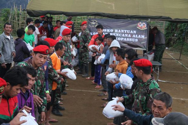 TNI Kirimkan Bantuan untuk Warga Asmat dan Korban Gempa Lebak