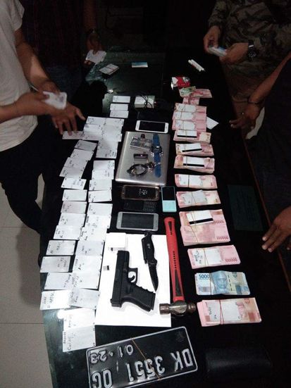 Punya 98 Kartu ATM Palsu, Turis Bulgaria Senang-Senang di Bali