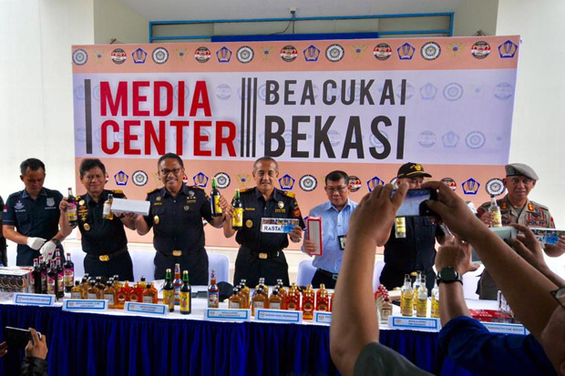 Bea Cukai Bekasi Musnahkan 3 Juta Batang Rokok dan 5.820 Miras Ilegal