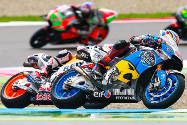 Beda knalpot motor Jack Miller (ada tulisan SC) dan Marc Marquez di MotoGP Australia 2016. (Foto-dodajgas.mk)