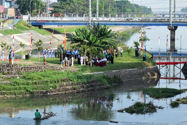 Peringati Sumpah Pemuda, Warga Semarang Upacara di Bendungan Pleret