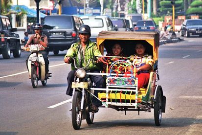 Angkutan Umum Khas Indonesia, Bertenaga Kuda hingga Manusia