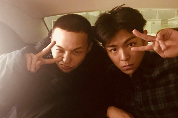 TOP Lepas Kepergian G-Dragon dengan Pelukan Manis