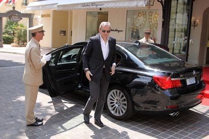 Aset CEO Louis Vuitton: dari Villa, Kastil, hingga Pulau Pribadi