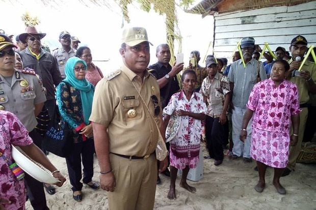 Membangun Tanah Leluhur Bupati Raja Ampat Blusukan ke Kampung-Kampung