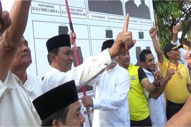 Calon Gubernur Aceh Nomor Urut 1 Disambut Ribuan Massa di Aceh Selatan