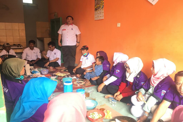 Caleg DPR Perindo Turun Langsung Fogging Wilayah Rawan DBD di Bogor