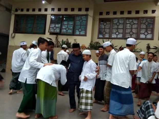 Keseharian Bocah 11 Tahun yang Mantap Jadi Mualaf di Ponpes