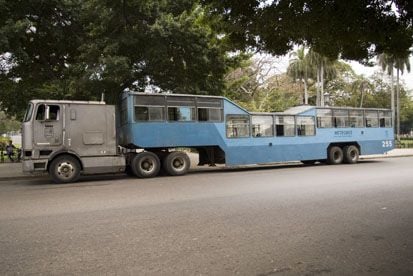Lima Transportasi Umum dengan Bentuk Unik yang Masih Beroperasi