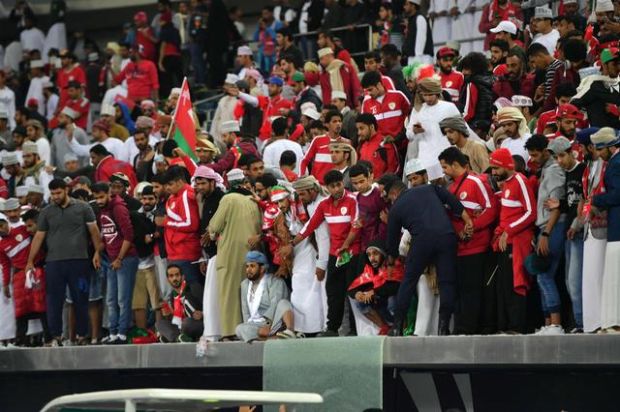 Puluhan Fans Oman Terluka Saat Merayakan Pesta Juara di Piala Teluk
