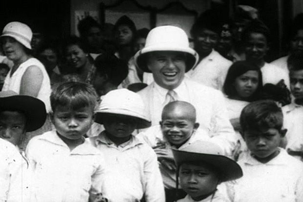 Stasiun Cibatu Saksi Kemesraan Charlie Chaplin dan Dua Kekasihnya yang Cantik