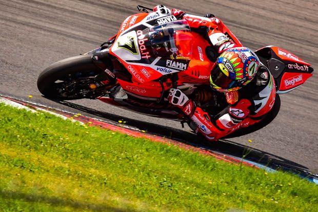 Chaz Davies (Aruba.it Ducati) dalam tes musim panas WSBK 2017 di Lausitzring Jerman. (Foto-WSBK) 2