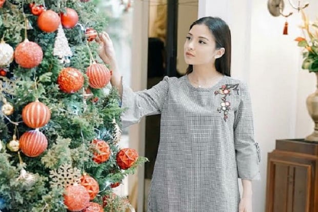 2 Artis Ini Tampil Cantik di Hari Natal